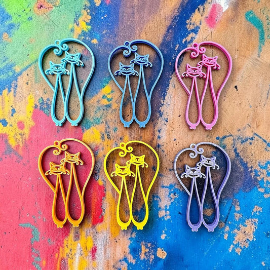 Customizable cat couple keychains in different colors, perfect for couples, best friends, or pet lovers.