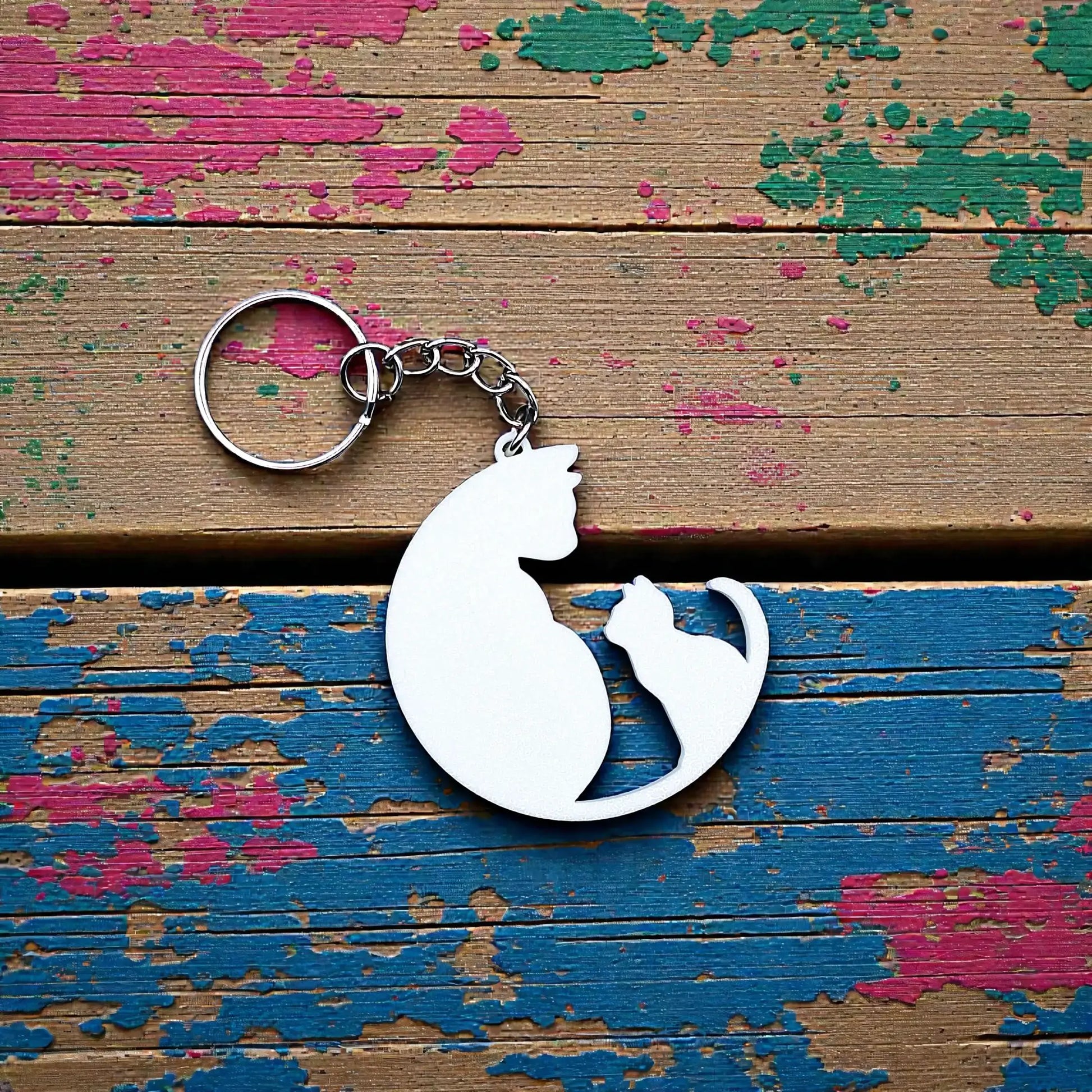 Handmade and customizable cat and kitten keychains in white, perfect for pet parents, gift sets and animal rescues.