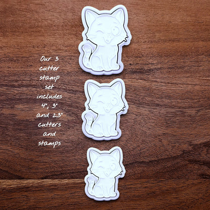 Winking cat cookie cutter and stamp set in three sizes, great for creating detailed, cat-themed cookies, fondant pieces, or party treats for birthdays, parties and craft projects.