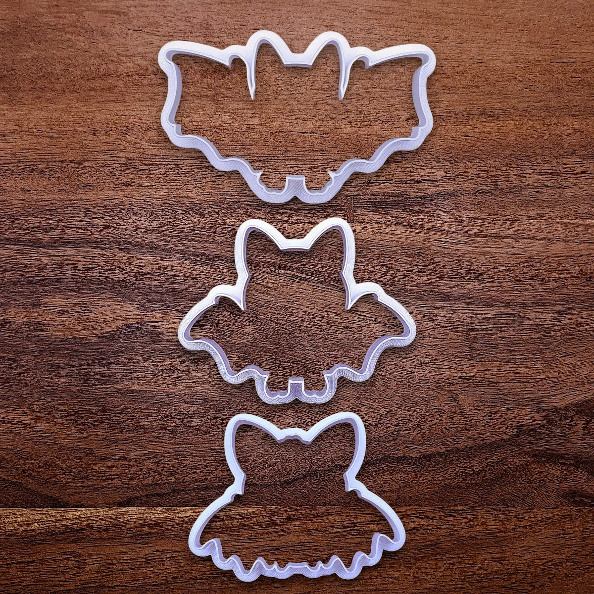 Bat cookie cutters, perfect for Halloween treats, fall party favors, and gifting. Customizable in 30 unique colors and made from eco-friendly materials.