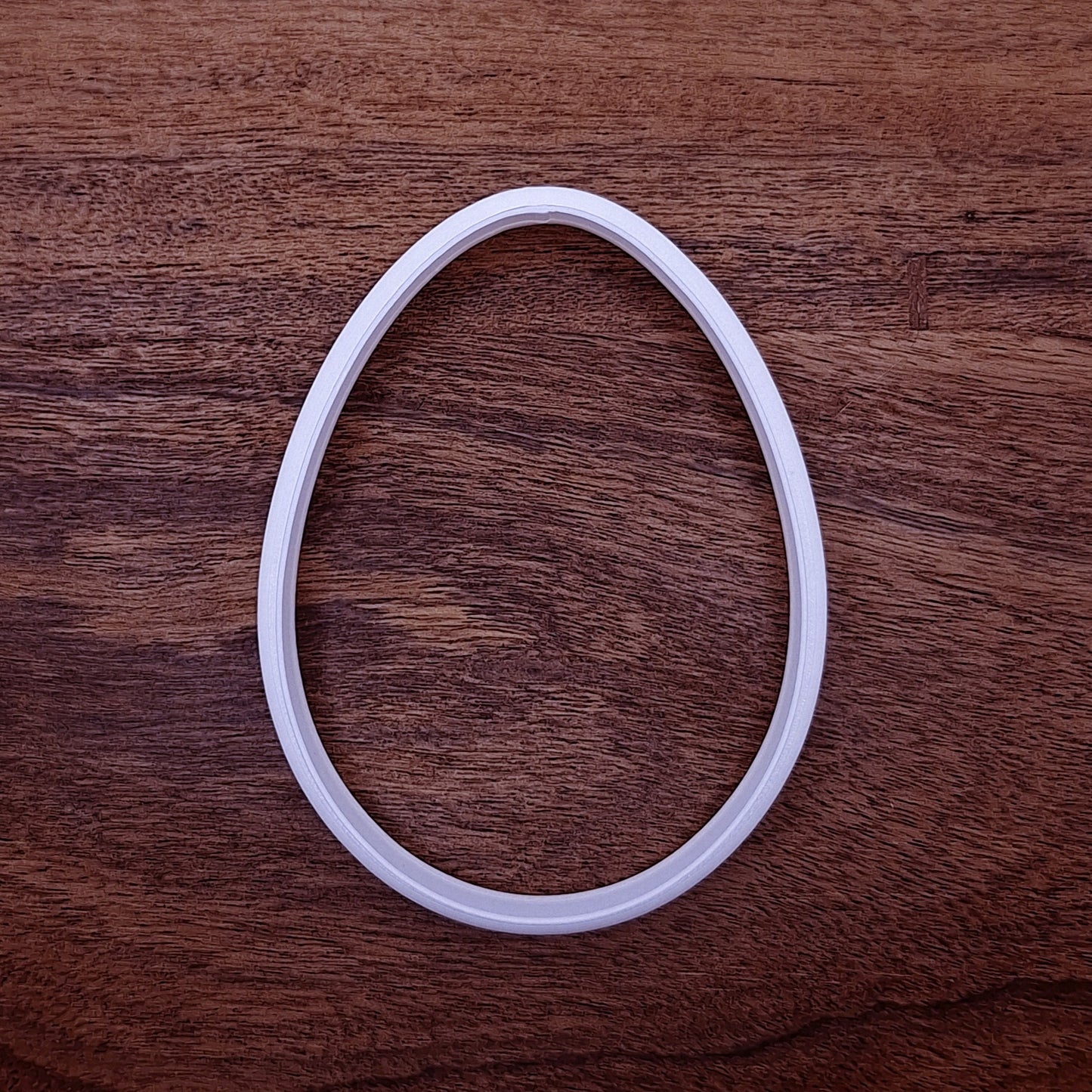 Easter egg cutter only option—available in your choice of size and color, perfect for Easter baking, crafts, and fondant.