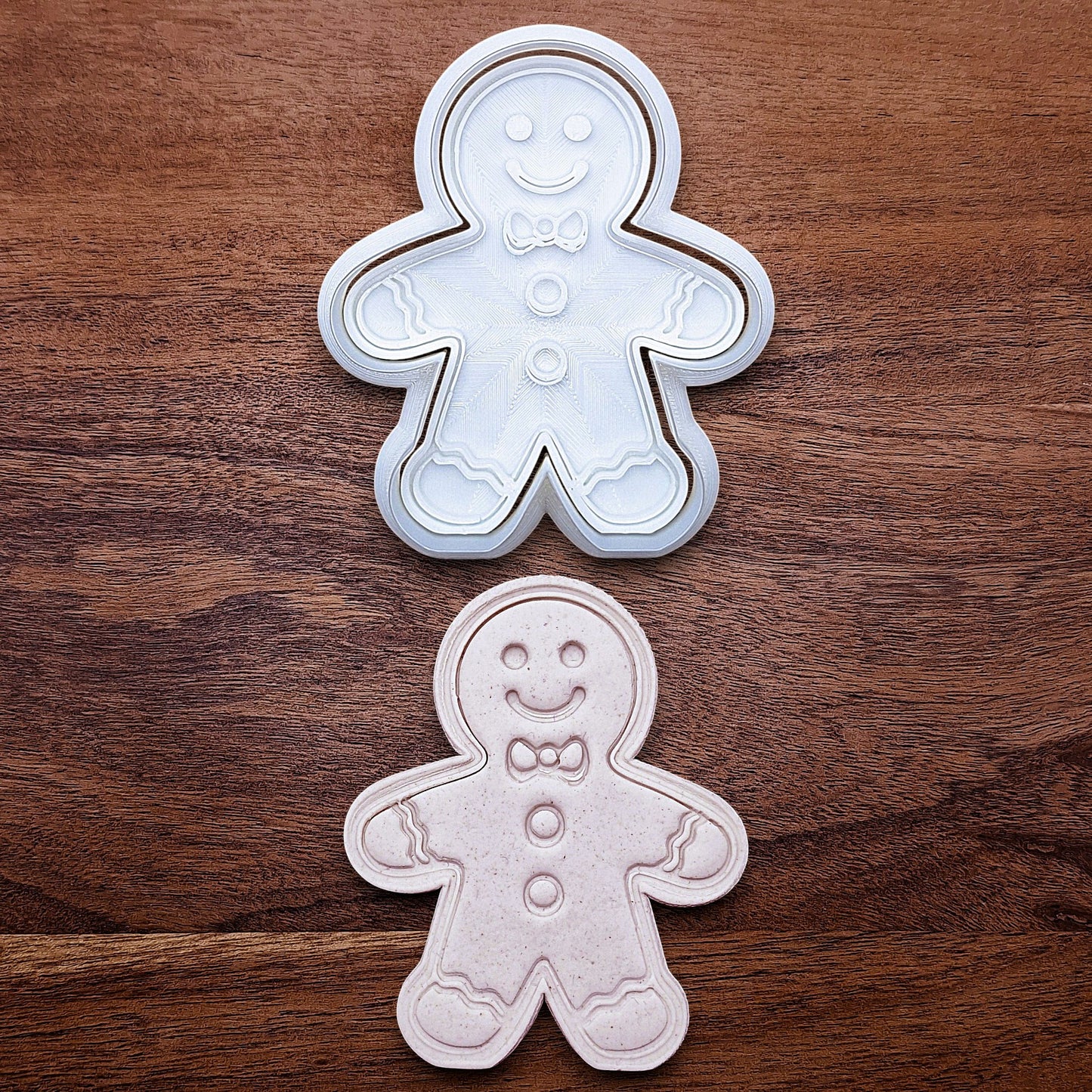 Gingerbread Man Cookie Cutter with Stamp – Christmas Baking Craft Mold