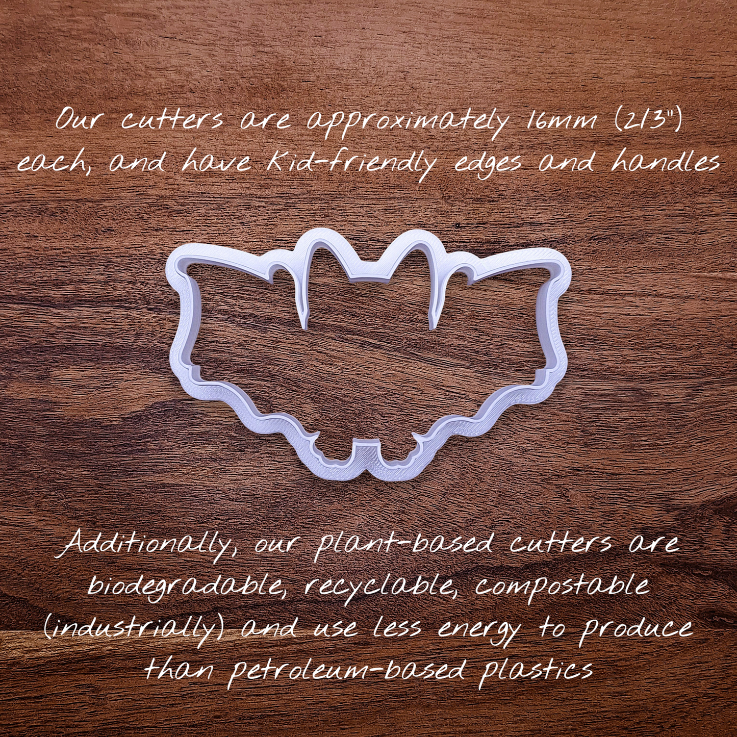 Bat-shaped cookie cutter, great for Halloween baking, haunted house parties, and bat-themed cookie trays or crafts.