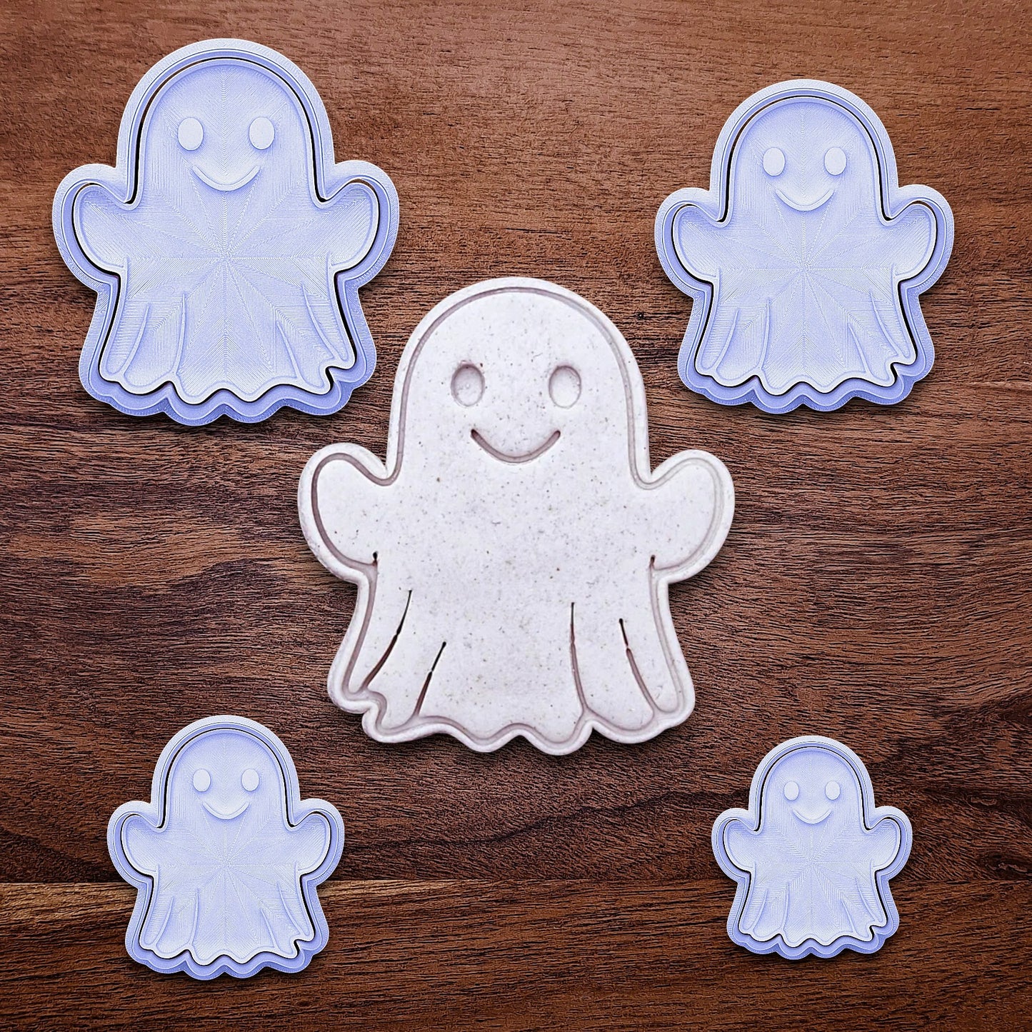 Ghost cookie cutters with stamps – adds spooky face details for Halloween cookies, fondant toppers, or fall baking fun.