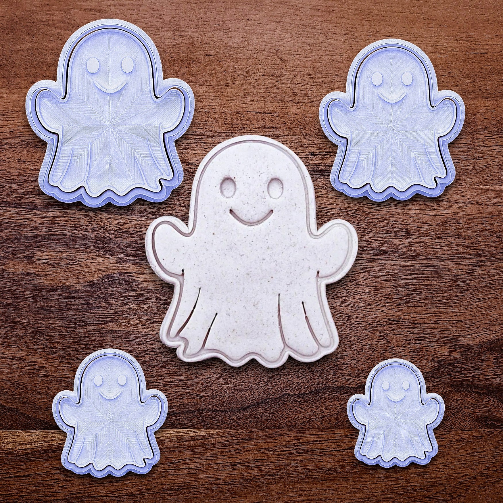 Ghost cookie cutters with stamps – adds spooky face details for Halloween cookies, fondant toppers, or fall baking fun.