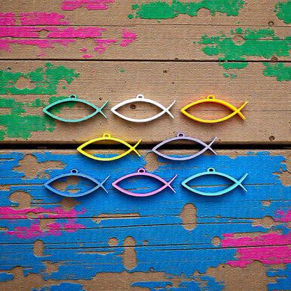 Reverse of handmade and customizable Ichthys Fish Keychains, inspirational religious charms for Easter gifts, VBS giveaways, and church favors.