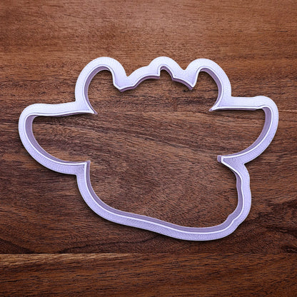 Handmade and customizable cow cookie cutter, perfect for farm-themed baking and kids’ country birthday party treats.