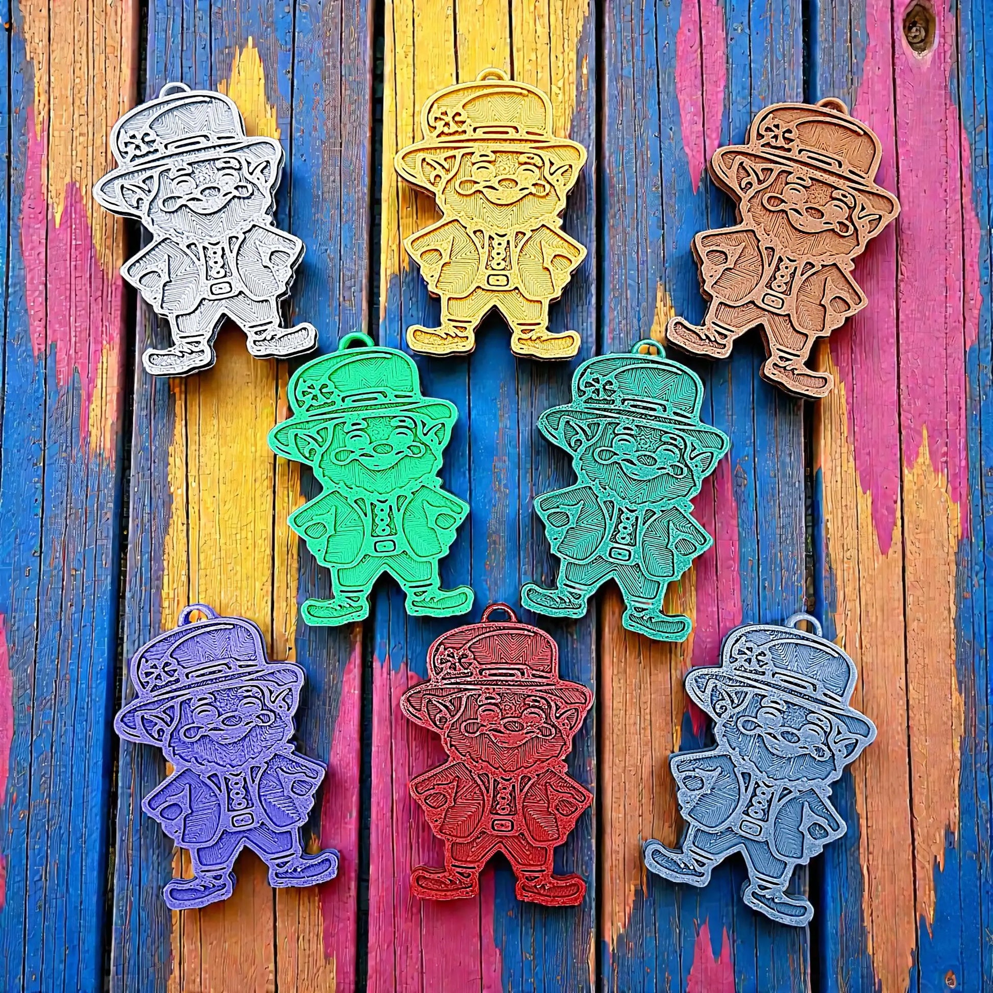 Handmade and customizable leprechaun keychains in multiple colors, ideal for Irish gifts, St. Paddy’s Day party favors, and festive shamrock bag charms.