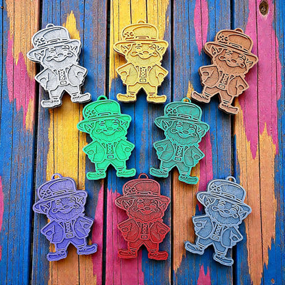 Handmade and customizable leprechaun keychains in multiple colors, ideal for Irish gifts, St. Paddy’s Day party favors, and festive shamrock bag charms.