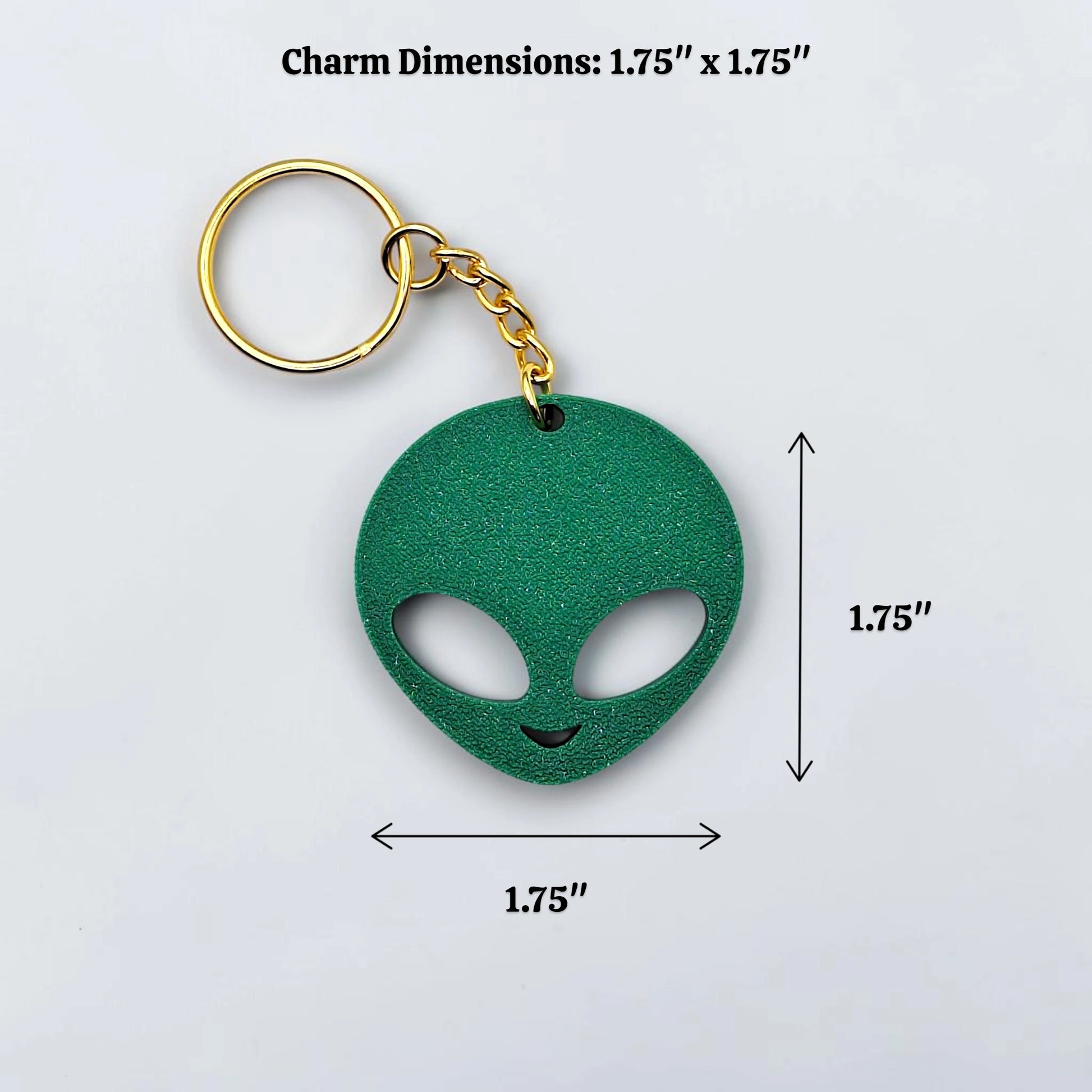 Alien head keychain with dimensions, customizable in 30 colors, perfect for party favors, comic cons and trick or treat gifts.