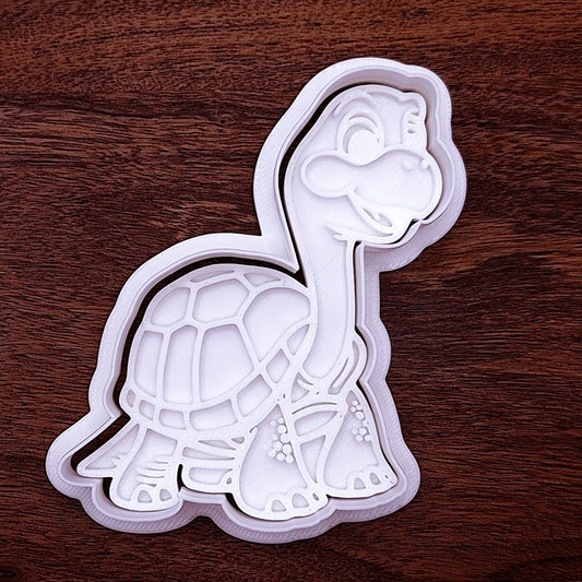 Turtle cookie cutter with detail stamp to create cute ocean animal cookies, perfect for beach parties, kids, and baking gifts.