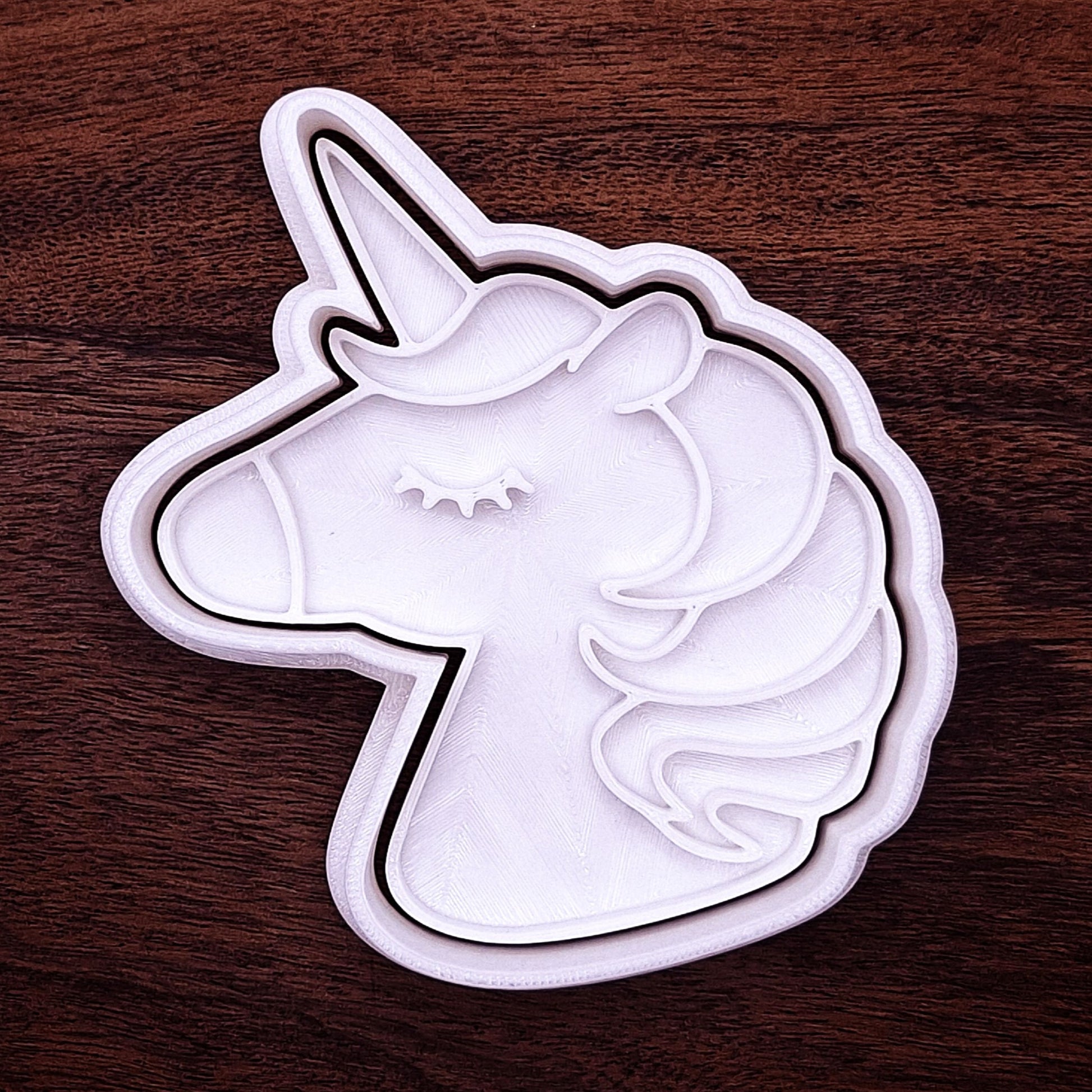 Unicorn cookie cutter with stamp. Perfect for bold cookies, clay crafts, or centerpiece treats for birthdays and themed bakes.