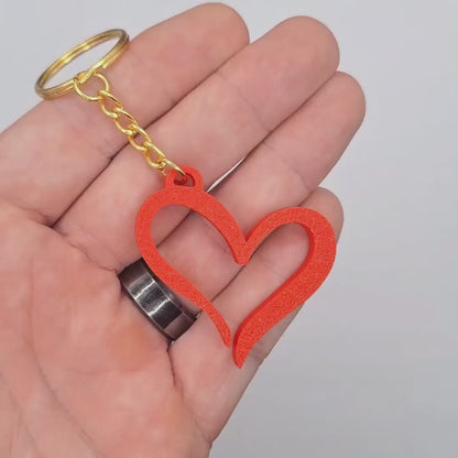 Handmade and customizable heart keychain, perfect for Valentine's Day, party favors, baby showers, or everyday gifts.
